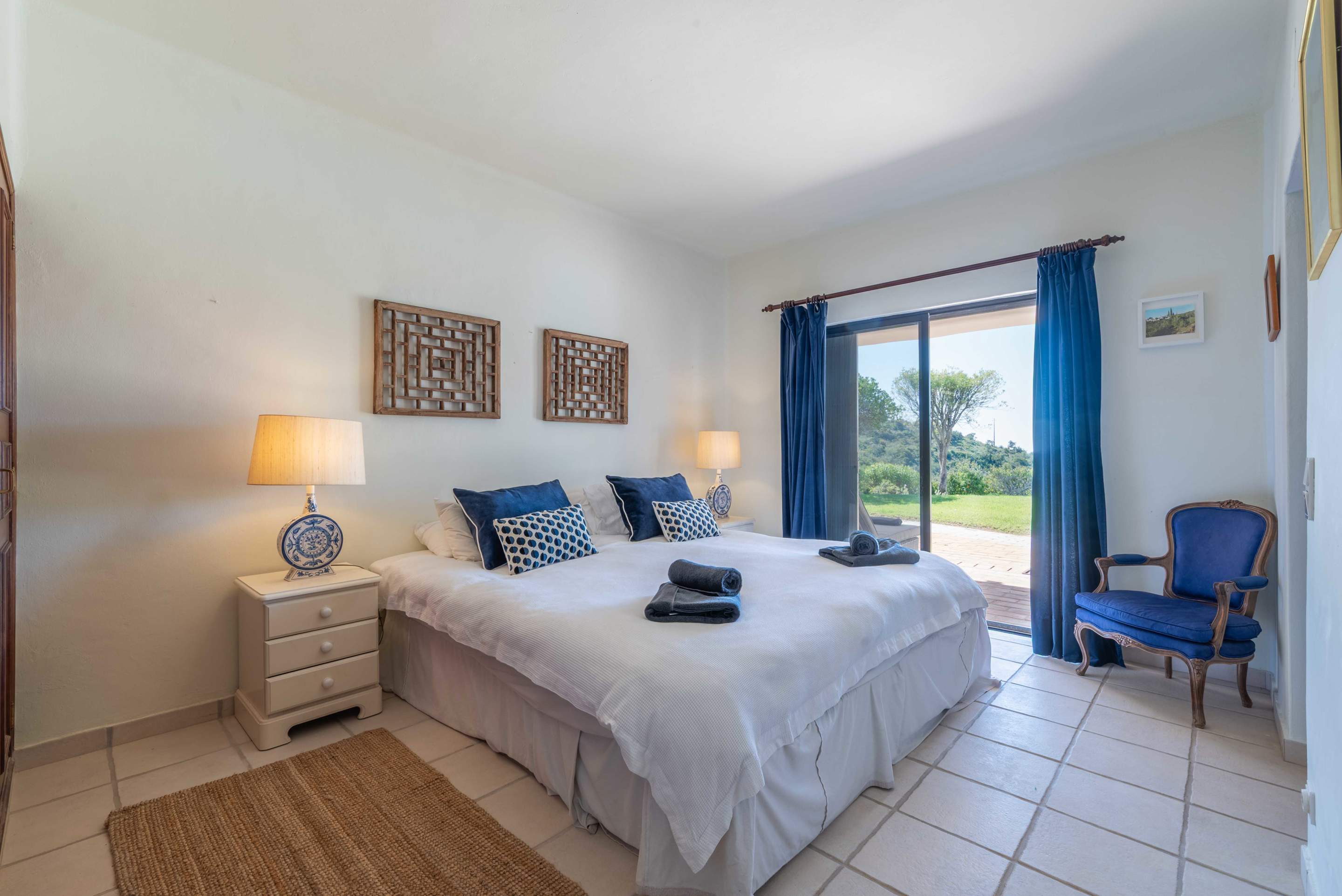 Quinta da Coroa, 4 bedroom villa in Santa Barbara de Nexe, Algarve