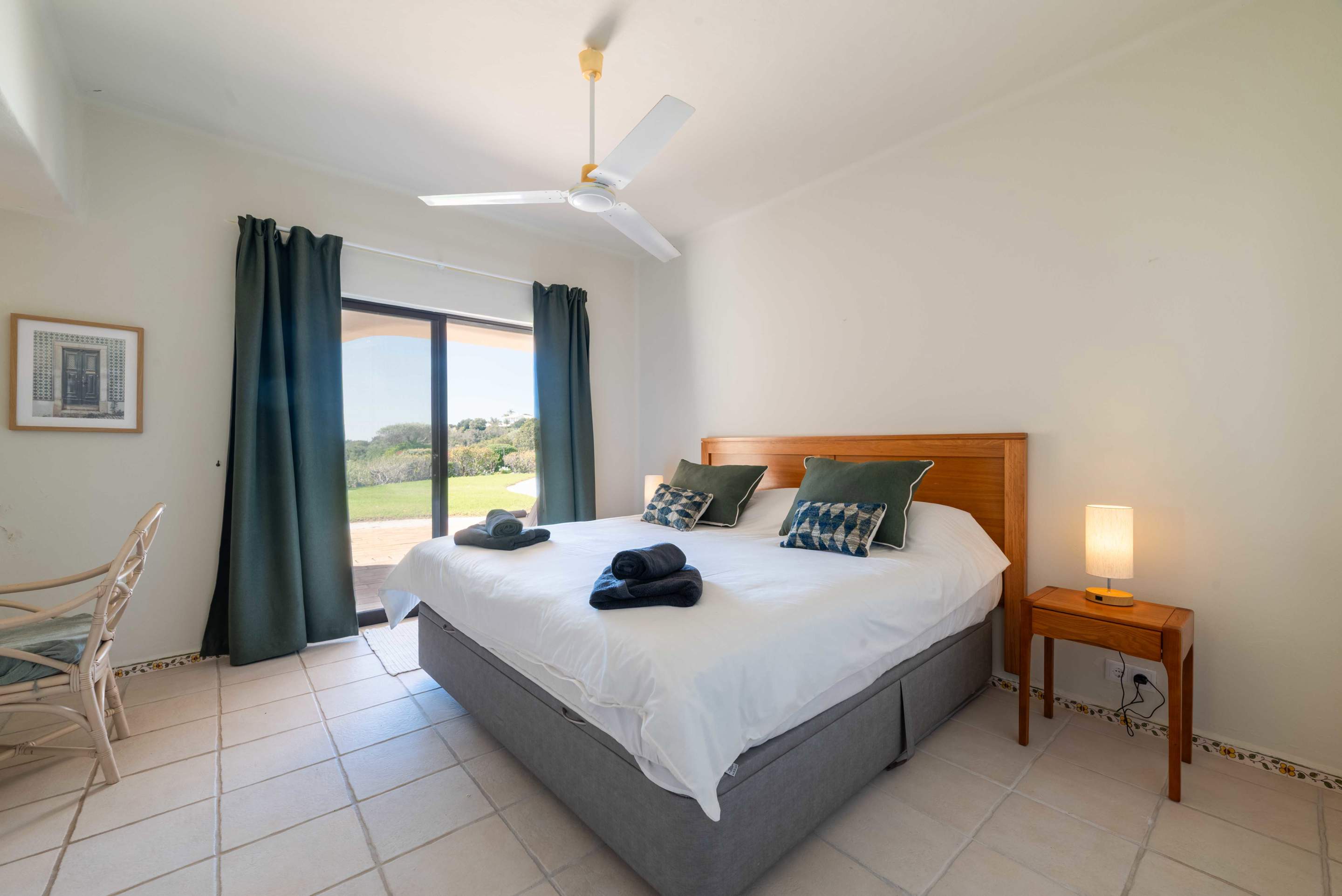 Quinta da Coroa, 4 bedroom villa in Santa Barbara de Nexe, Algarve