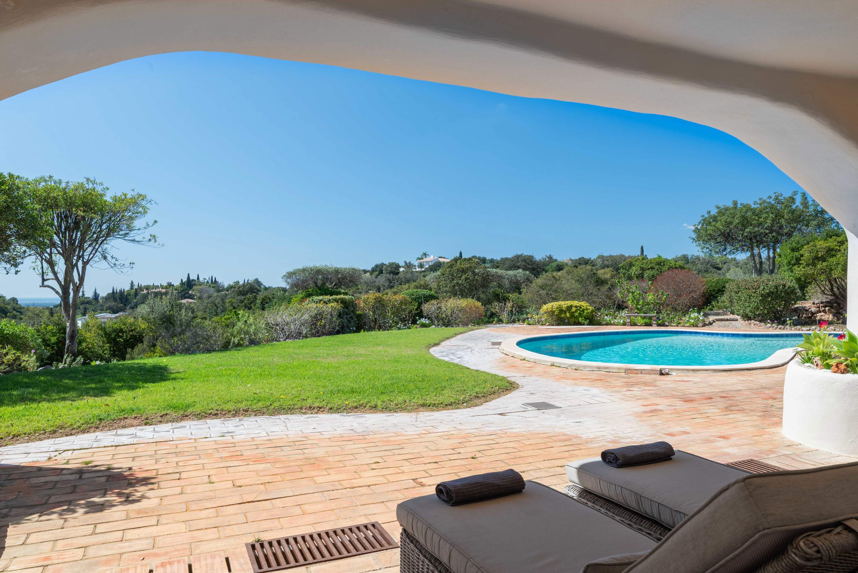 Quinta da Coroa, 4 bedroom villa in Santa Barbara de Nexe, Algarve