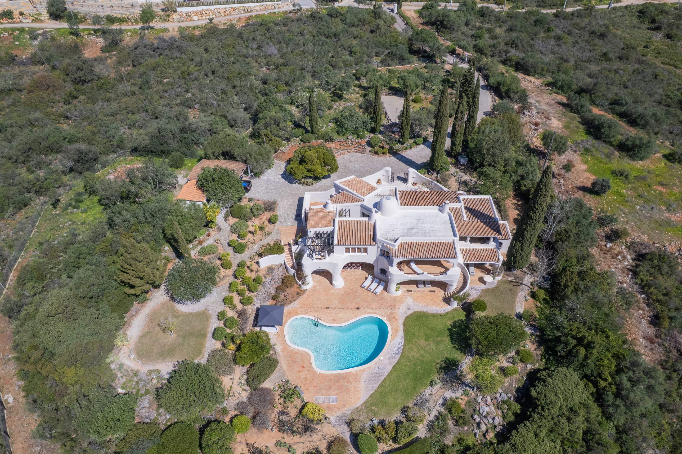 Quinta da Coroa, 4 bedroom villa in Santa Barbara de Nexe, Algarve