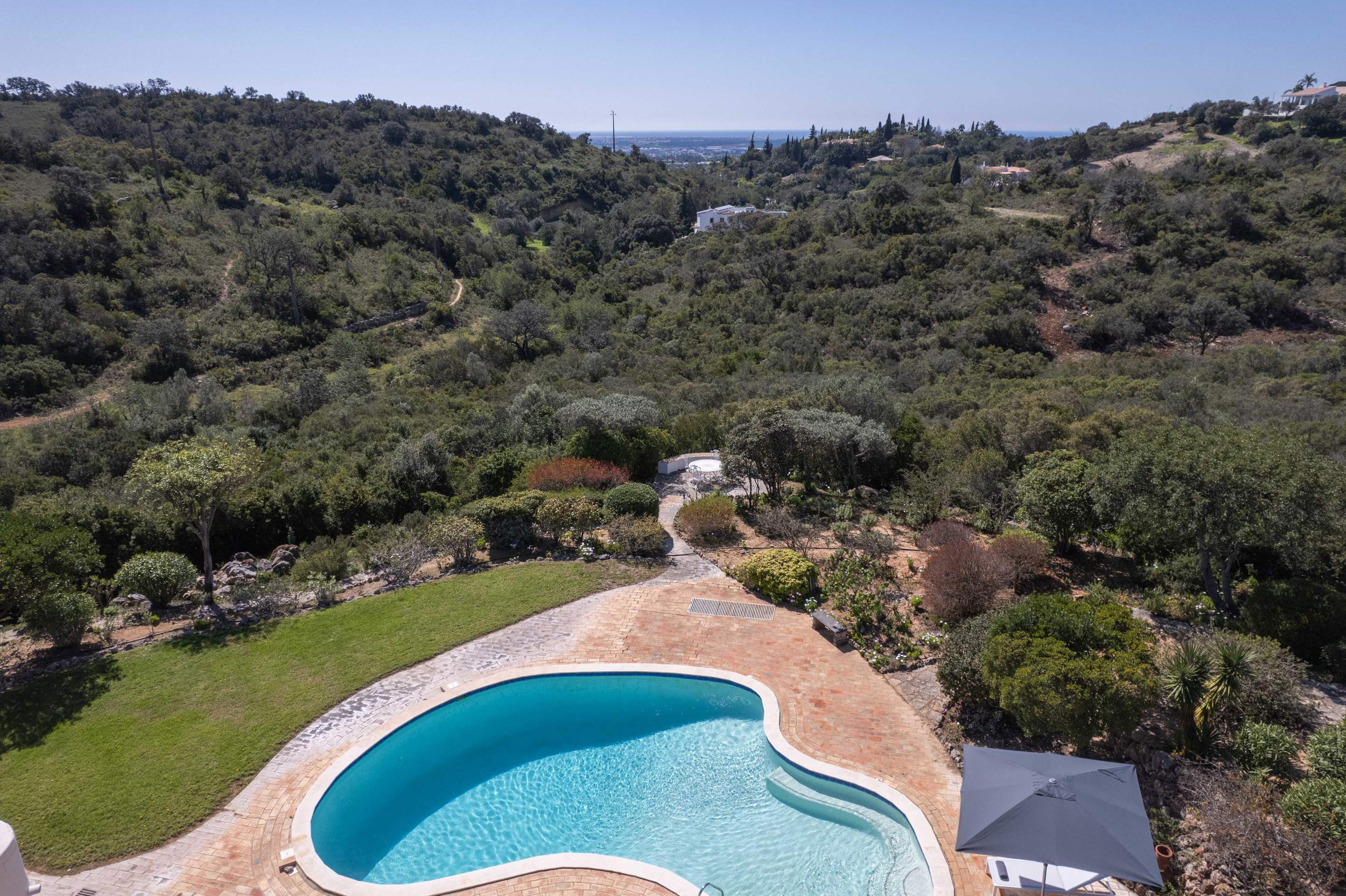 Quinta da Coroa, 4 bedroom villa in Santa Barbara de Nexe, Algarve