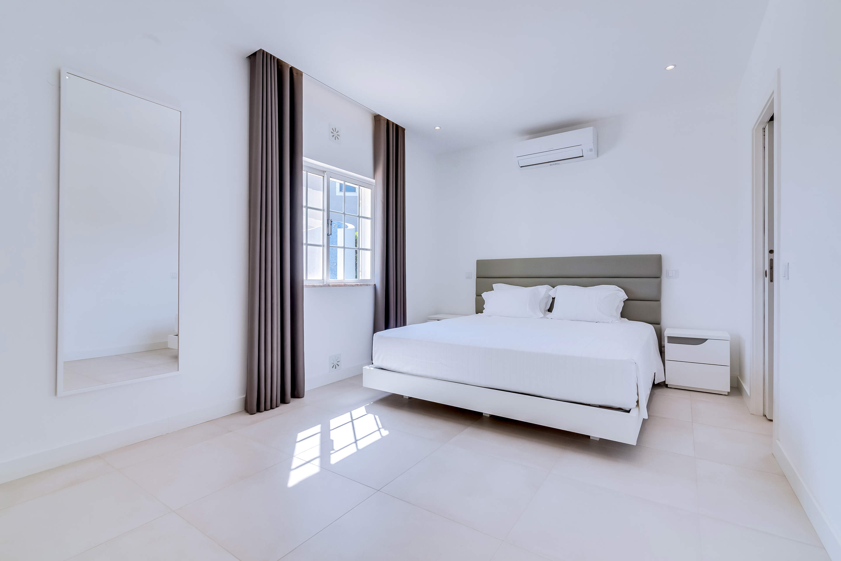 Casa Nuria, 4 bedroom villa in Vale do Lobo, Algarve