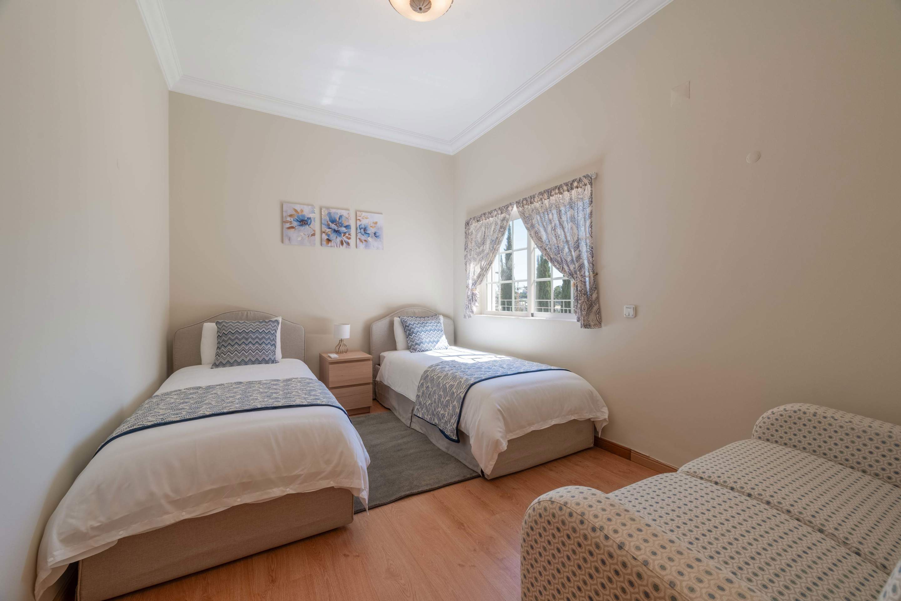 Villa Viktoria, 4 bedroom villa in Dunas Douradas, Algarve