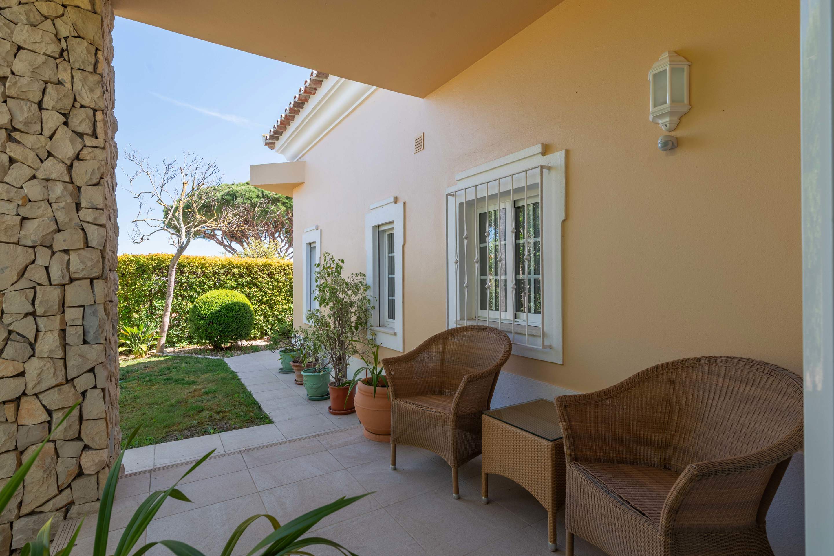 Villa Viktoria, 4 bedroom villa in Dunas Douradas, Algarve