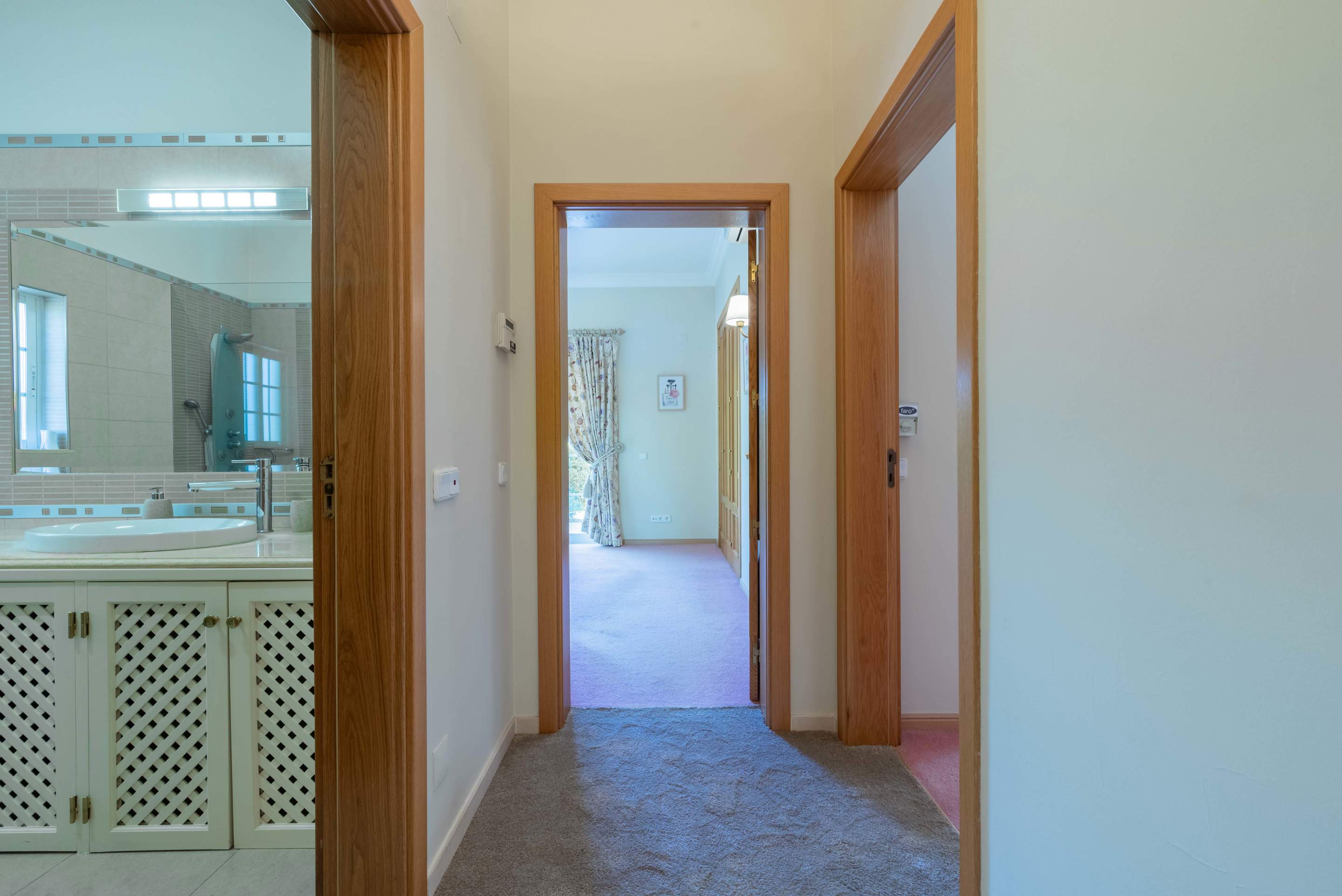 Villa Viktoria, 4 bedroom villa in Dunas Douradas, Algarve