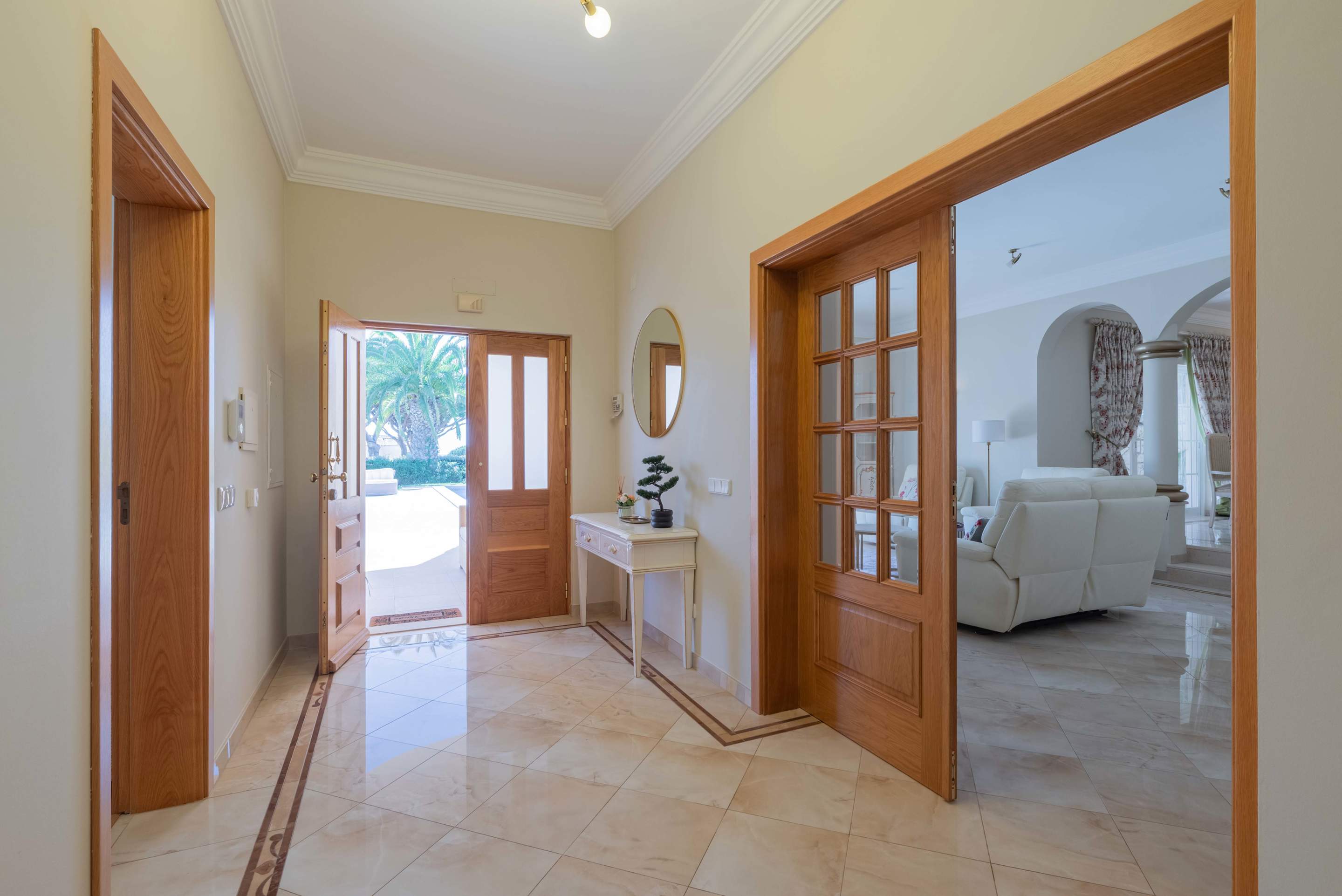 Villa Viktoria, 4 bedroom villa in Dunas Douradas, Algarve
