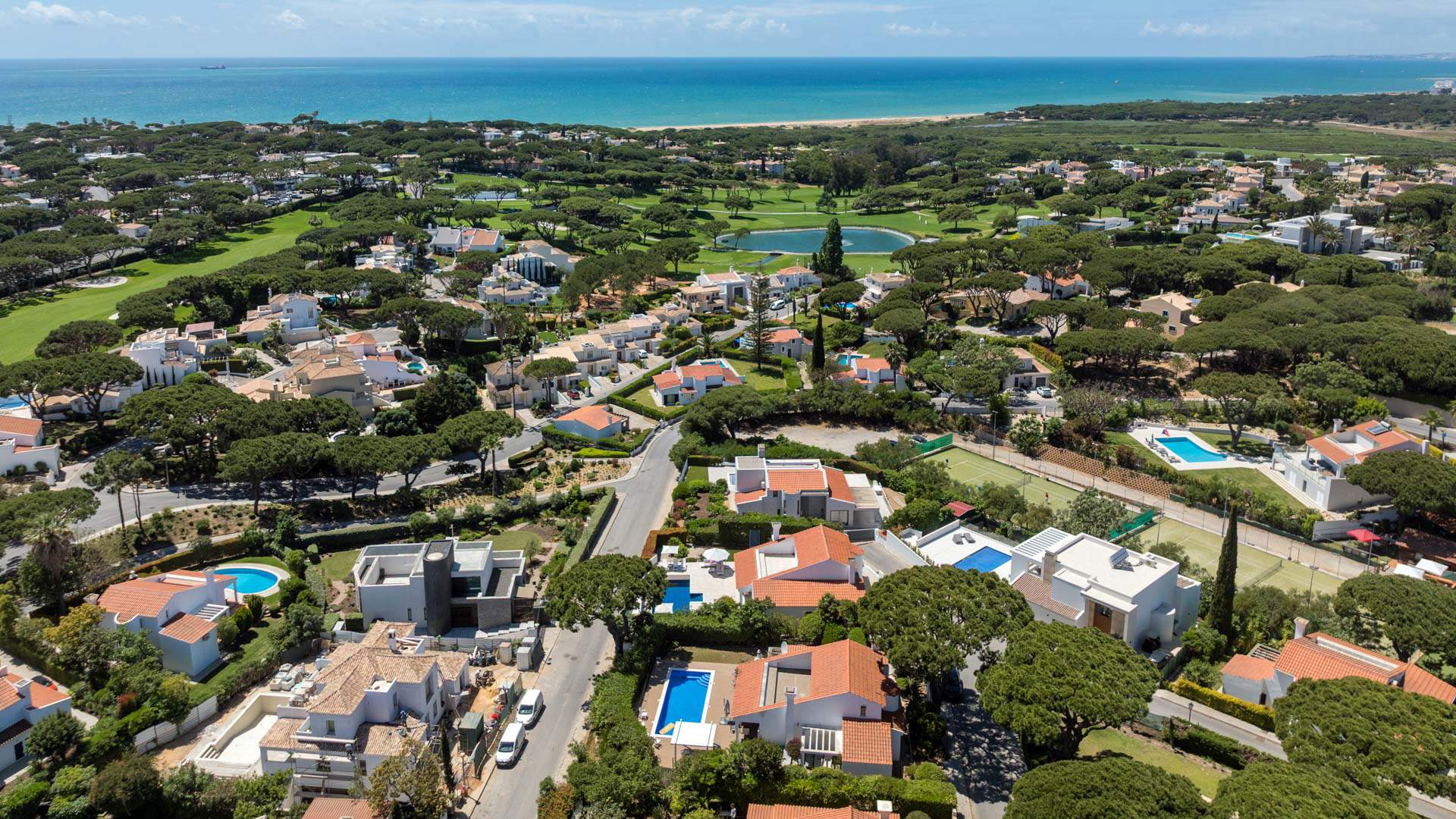 Villa Edmund, 4 bedroom villa in Vale do Lobo, Algarve