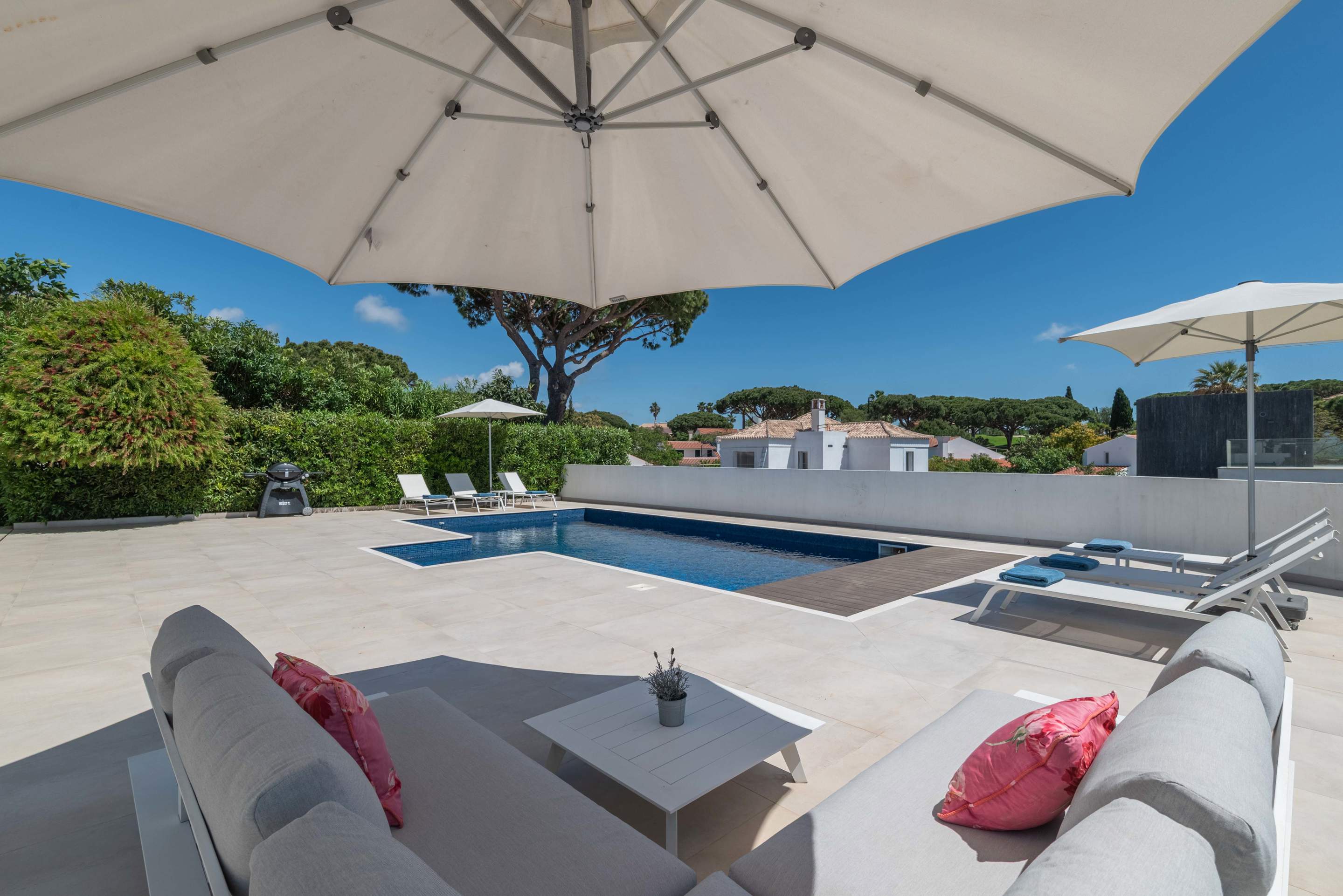 Villa Edmund, 4 bedroom villa in Vale do Lobo, Algarve