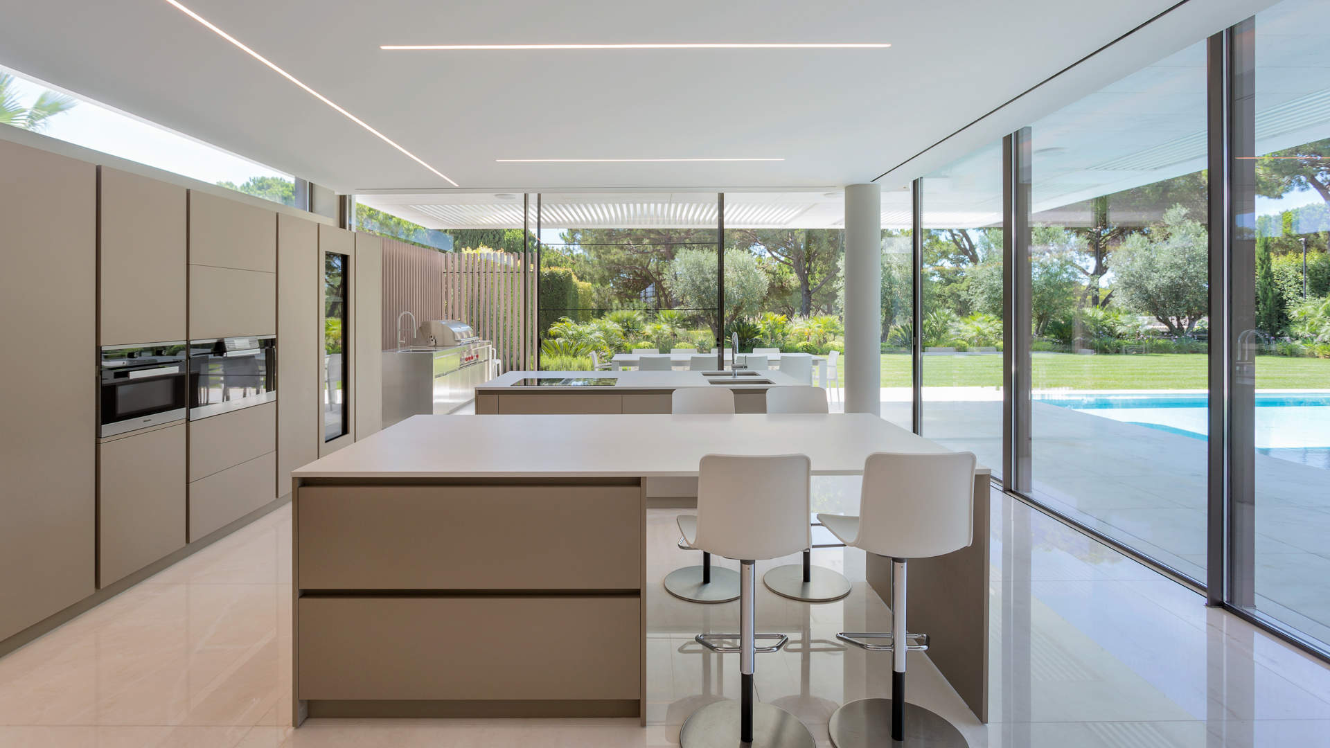 Villa Burgess, 6 bedroom villa in Quinta do Lago, Algarve