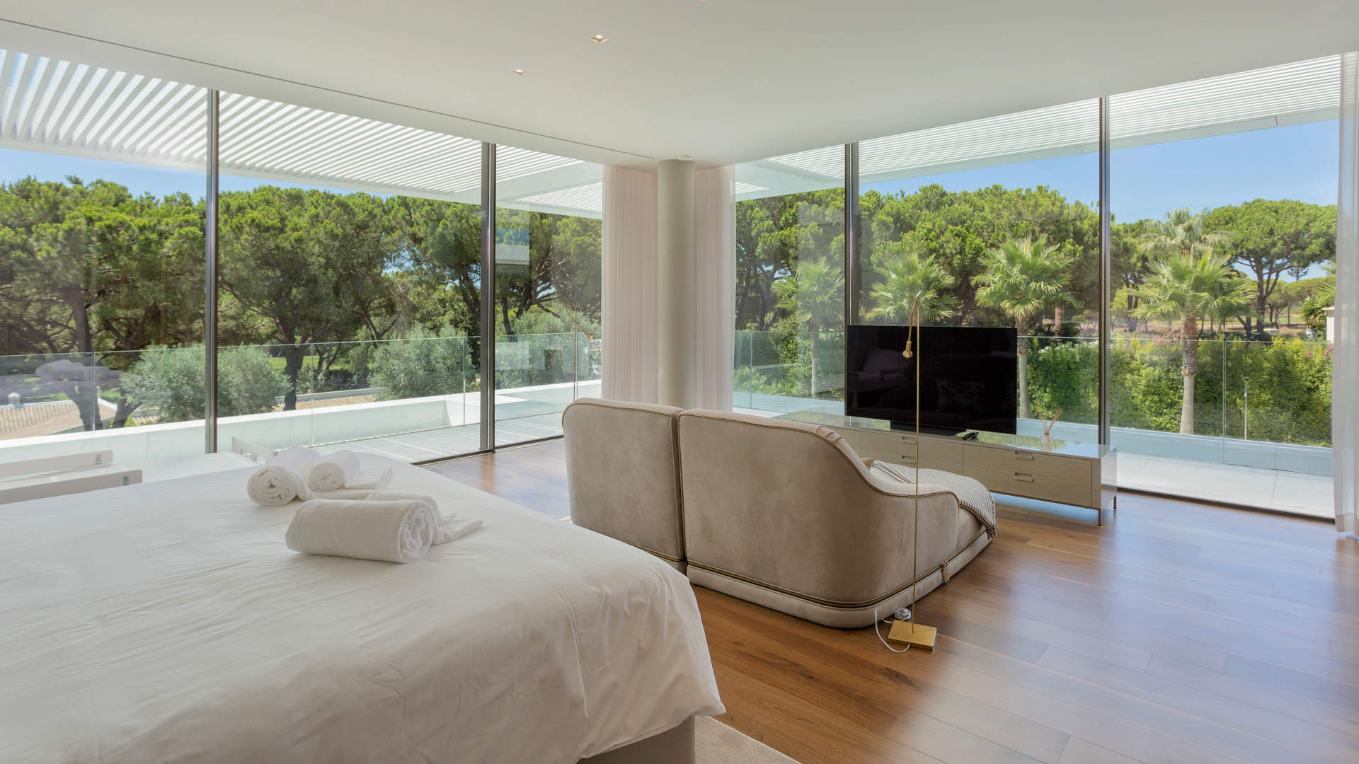 Villa Burgess, 6 bedroom villa in Quinta do Lago, Algarve