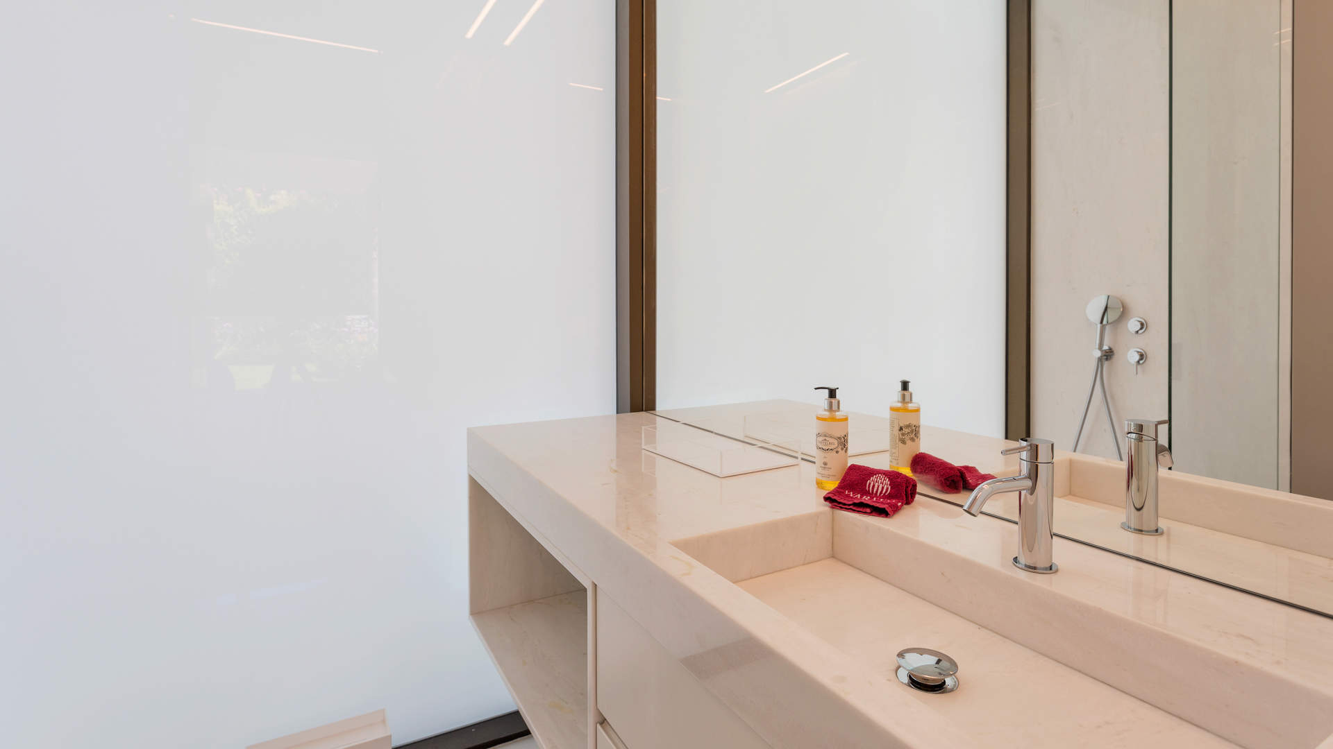 Villa Burgess, 6 bedroom villa in Quinta do Lago, Algarve