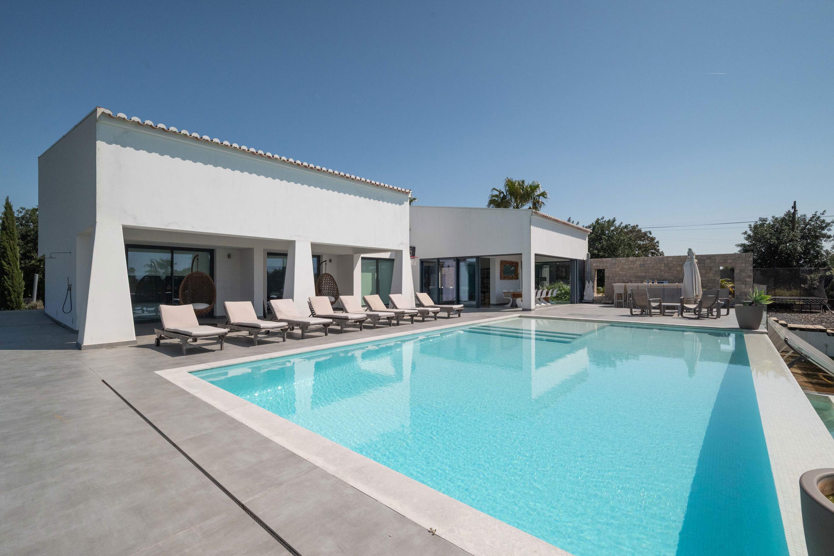 The Apra Masterpiece Four bedroom Rate sleeping up to 9 persons, 4 bedroom villa in Loule Area, Algarve