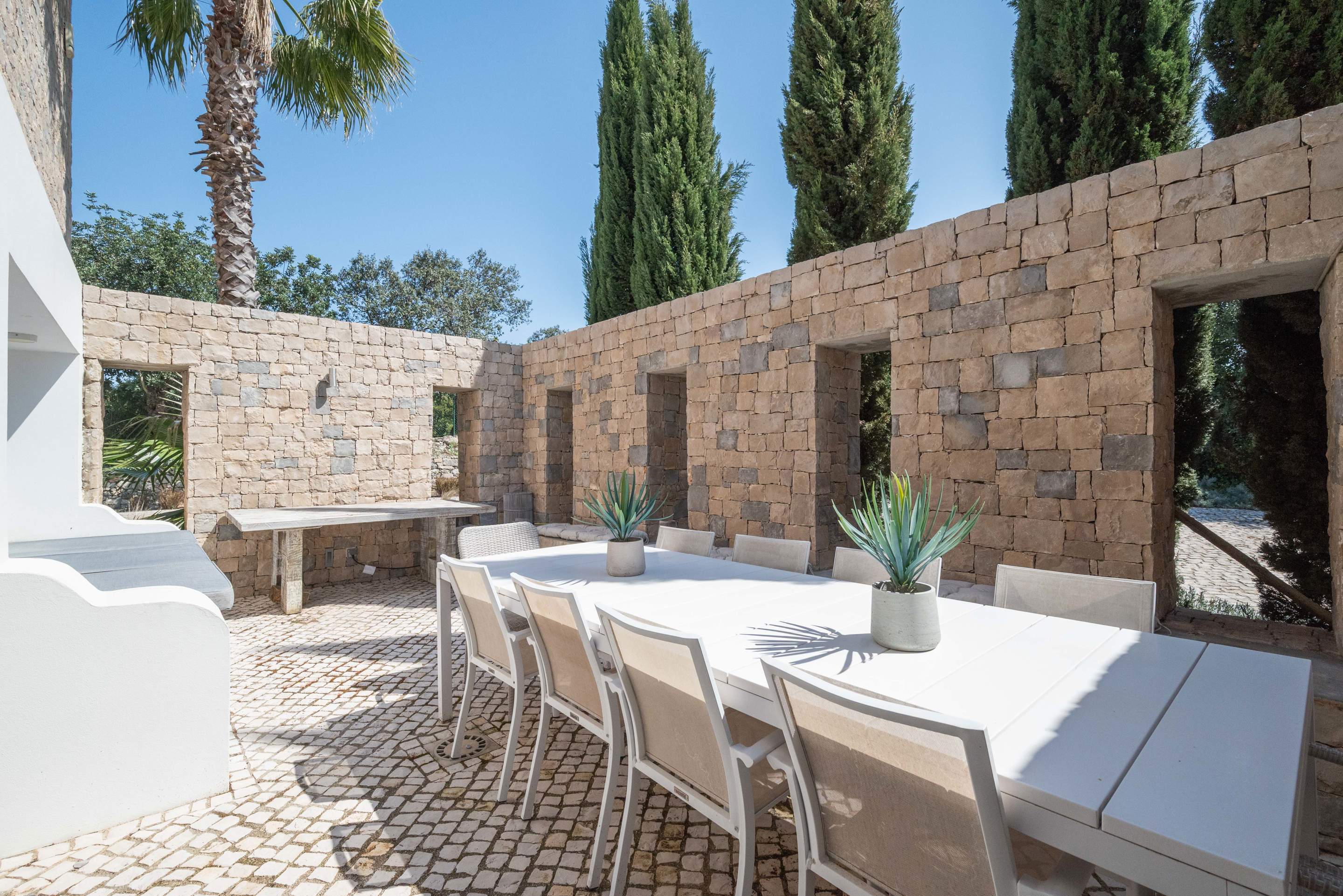 The Apra Masterpiece Four bedroom Rate sleeping up to 9 persons, 4 bedroom villa in Loule Area, Algarve