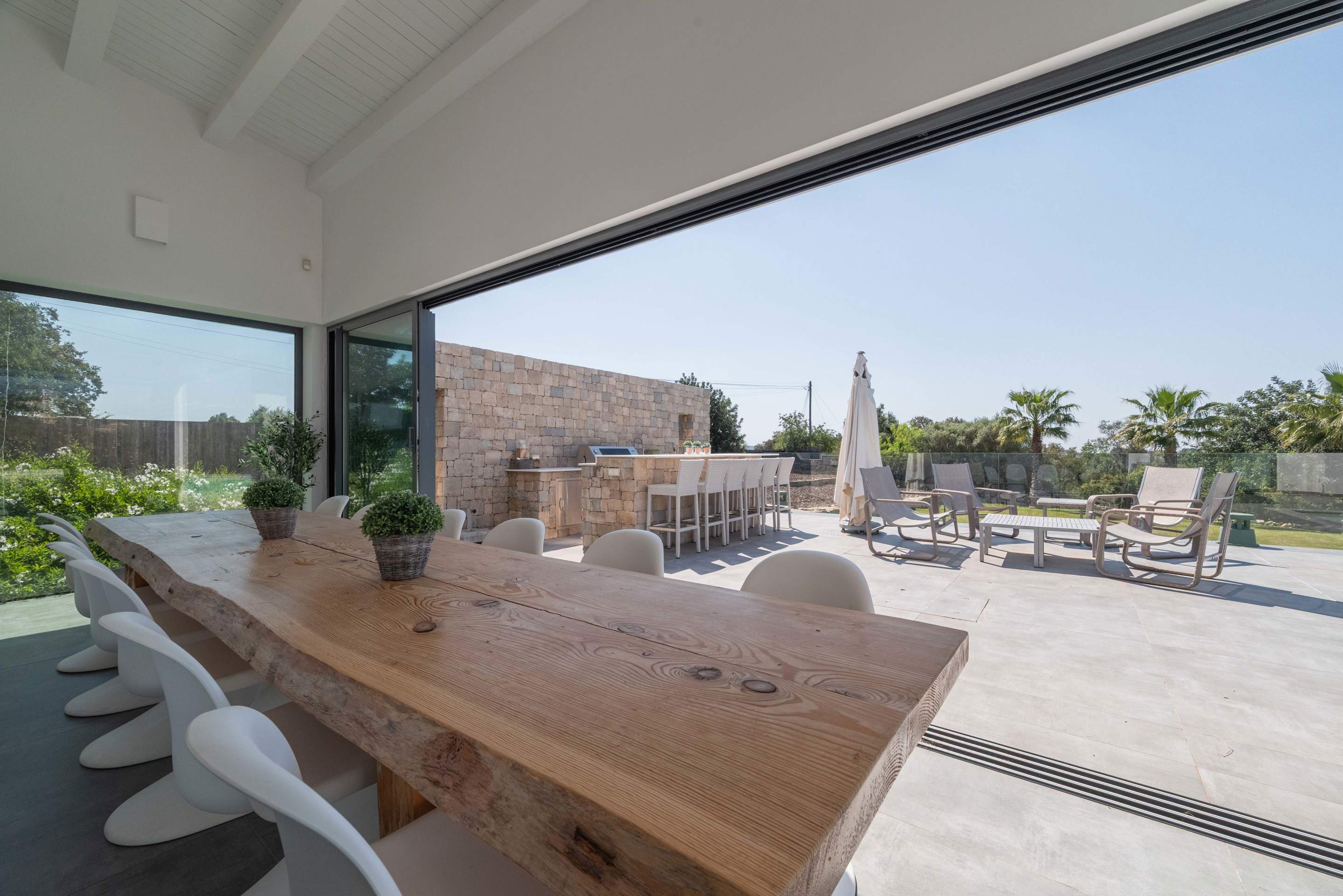 The Apra Masterpiece Four bedroom Rate sleeping up to 9 persons, 4 bedroom villa in Loule Area, Algarve