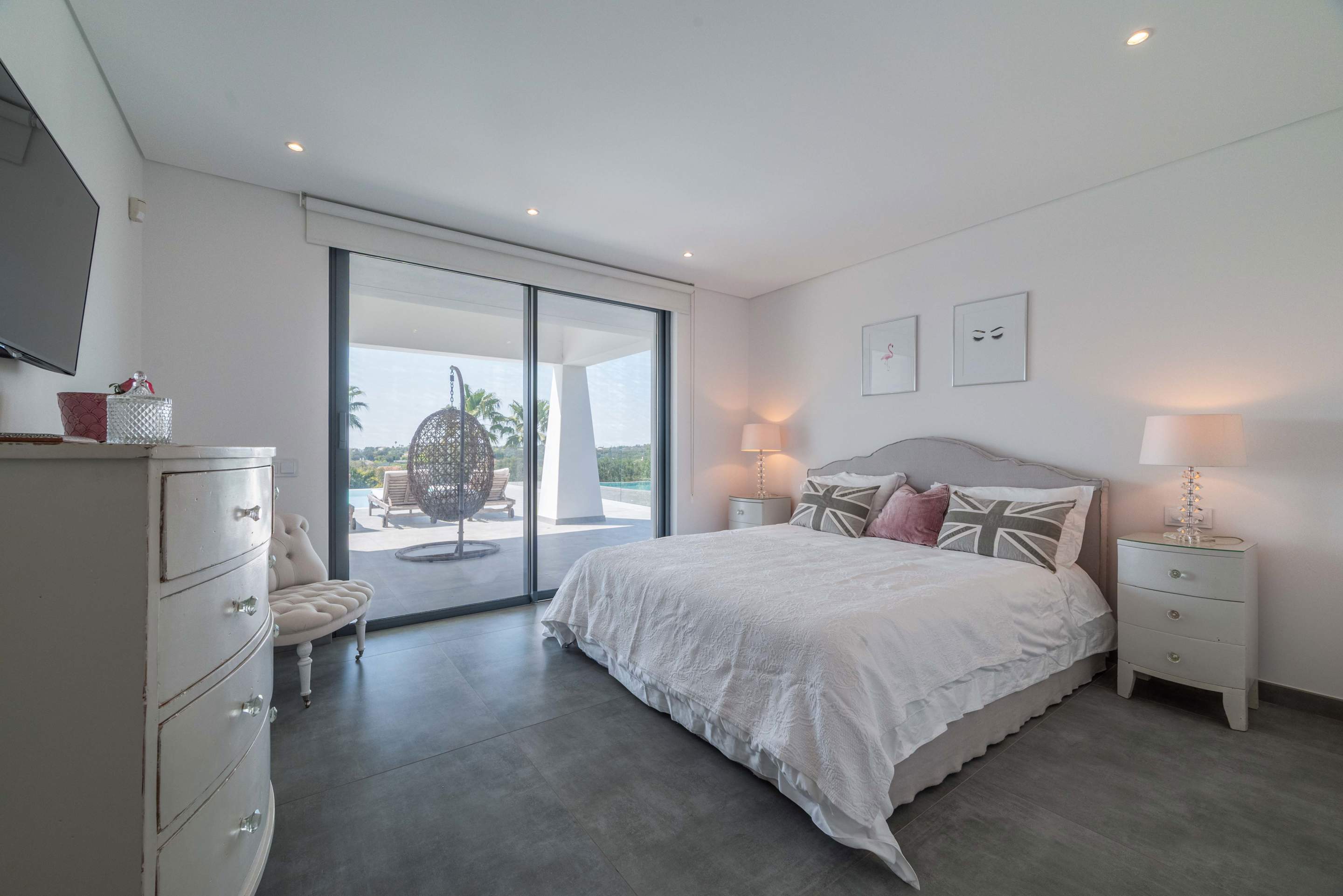The Apra Masterpiece Four bedroom Rate sleeping up to 9 persons, 4 bedroom villa in Loule Area, Algarve