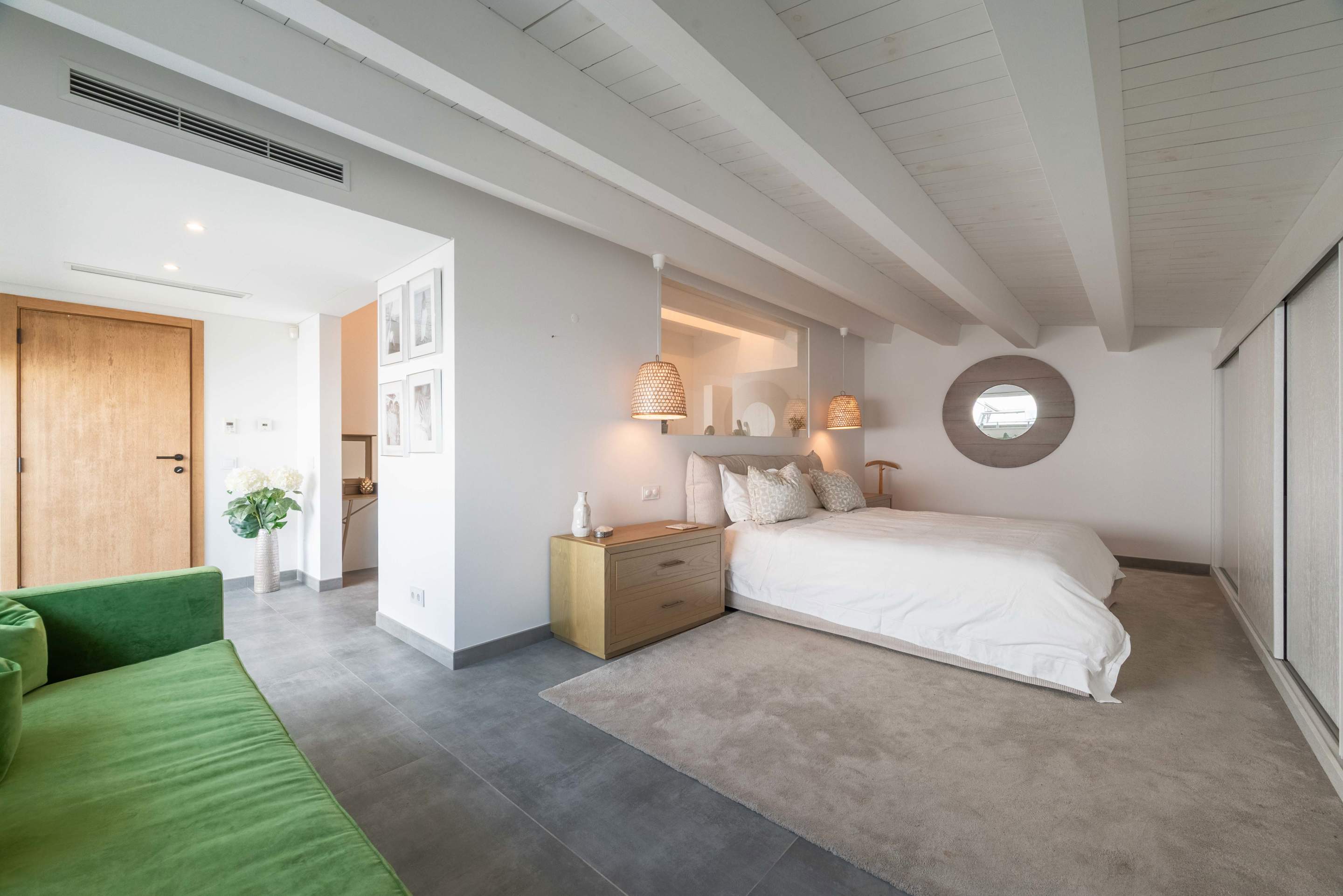 The Apra Masterpiece Four bedroom Rate sleeping up to 9 persons, 4 bedroom villa in Loule Area, Algarve