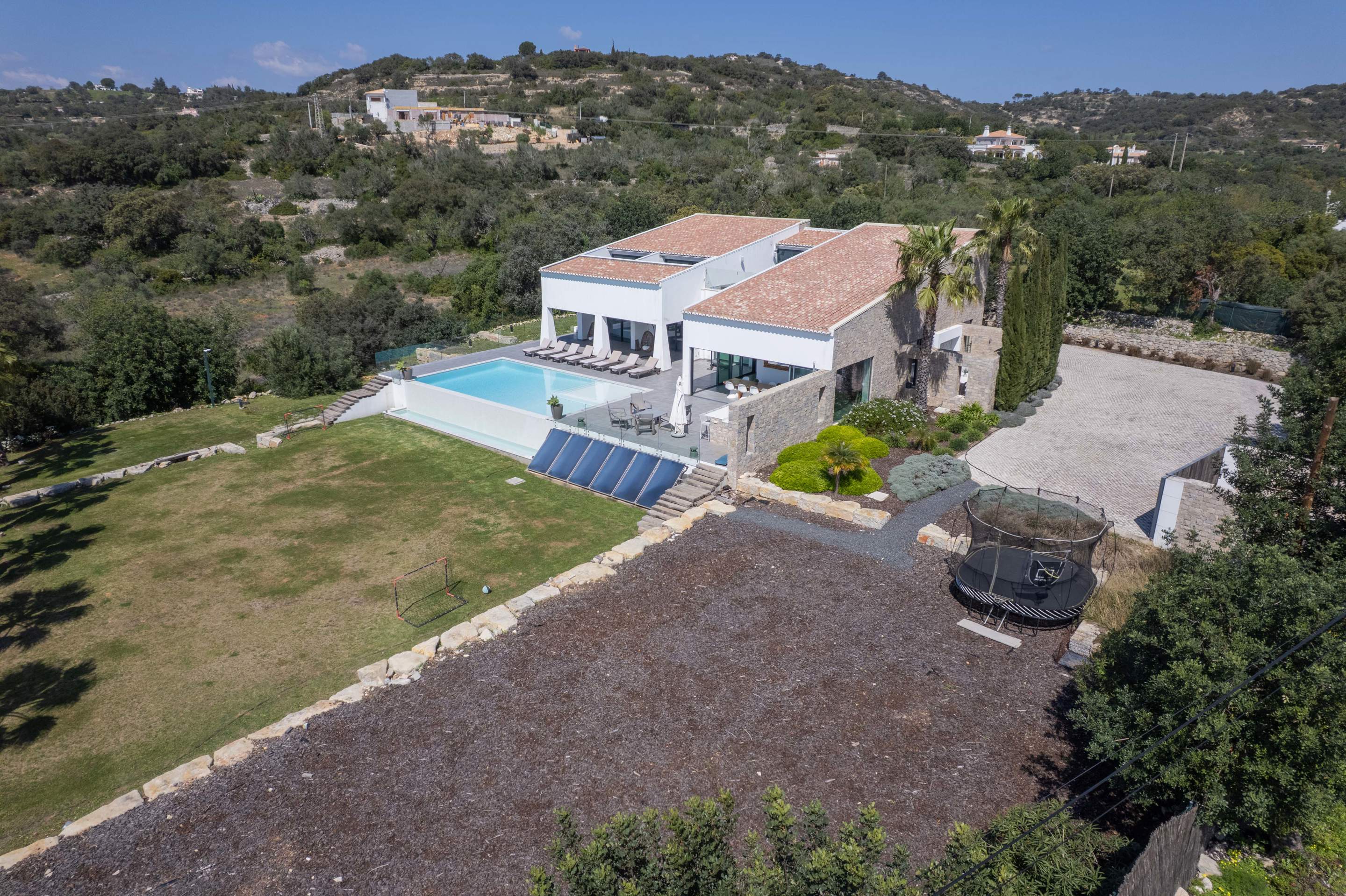 The Apra Masterpiece Four bedroom Rate sleeping up to 9 persons, 4 bedroom villa in Loule Area, Algarve
