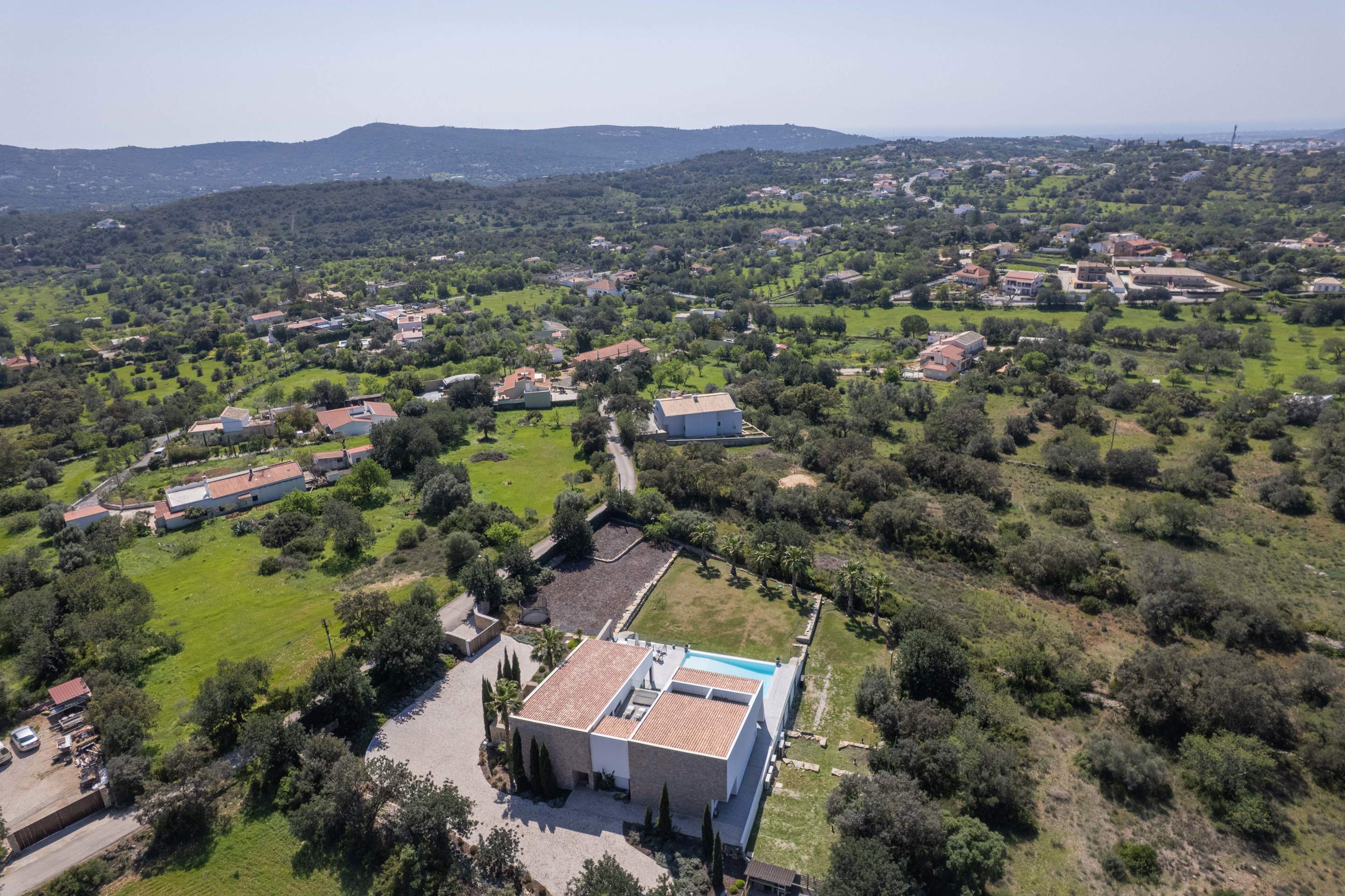 The Apra Masterpiece Four bedroom Rate sleeping up to 9 persons, 4 bedroom villa in Loule Area, Algarve