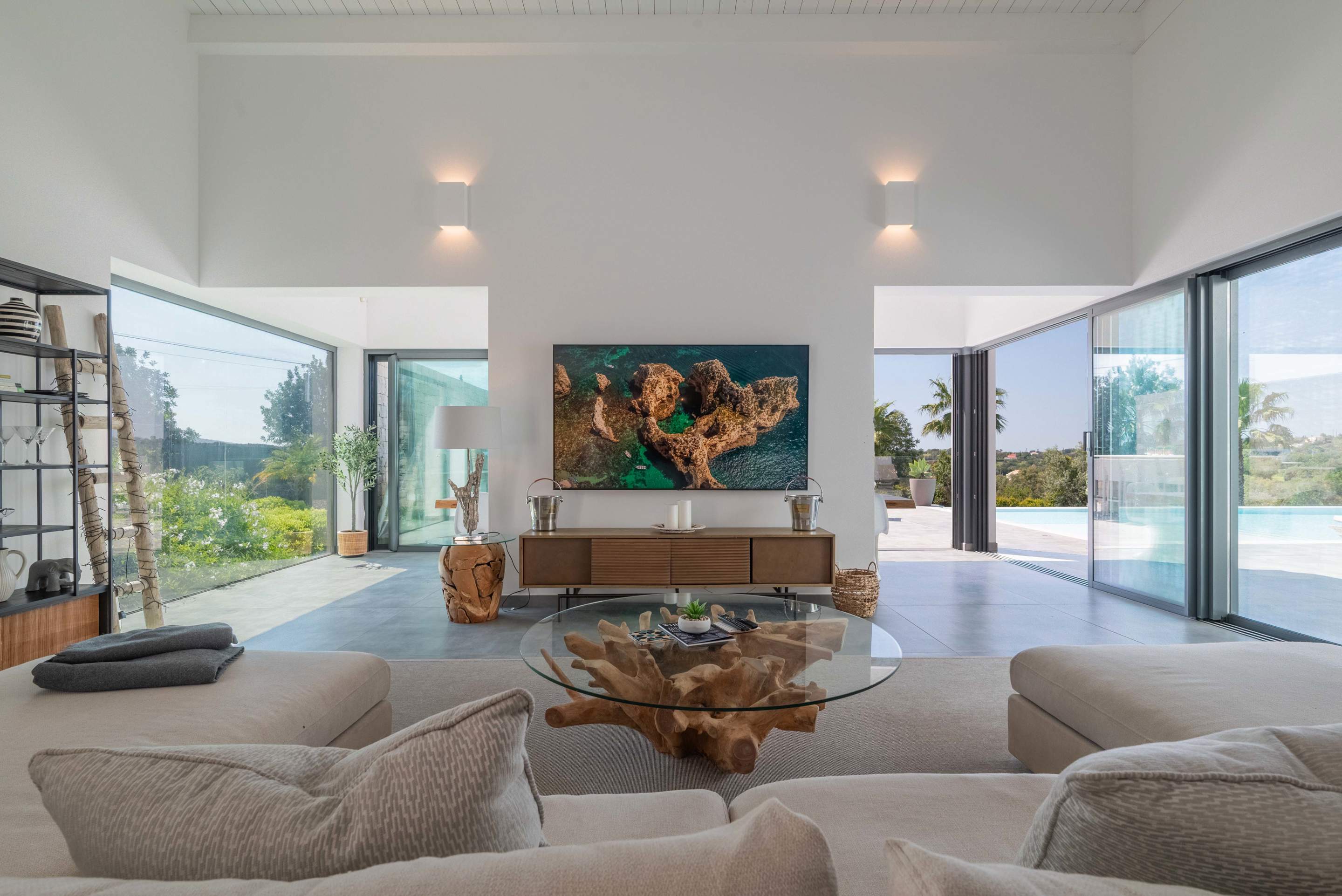The Apra Masterpiece Four bedroom Rate sleeping up to 9 persons, 4 bedroom villa in Loule Area, Algarve