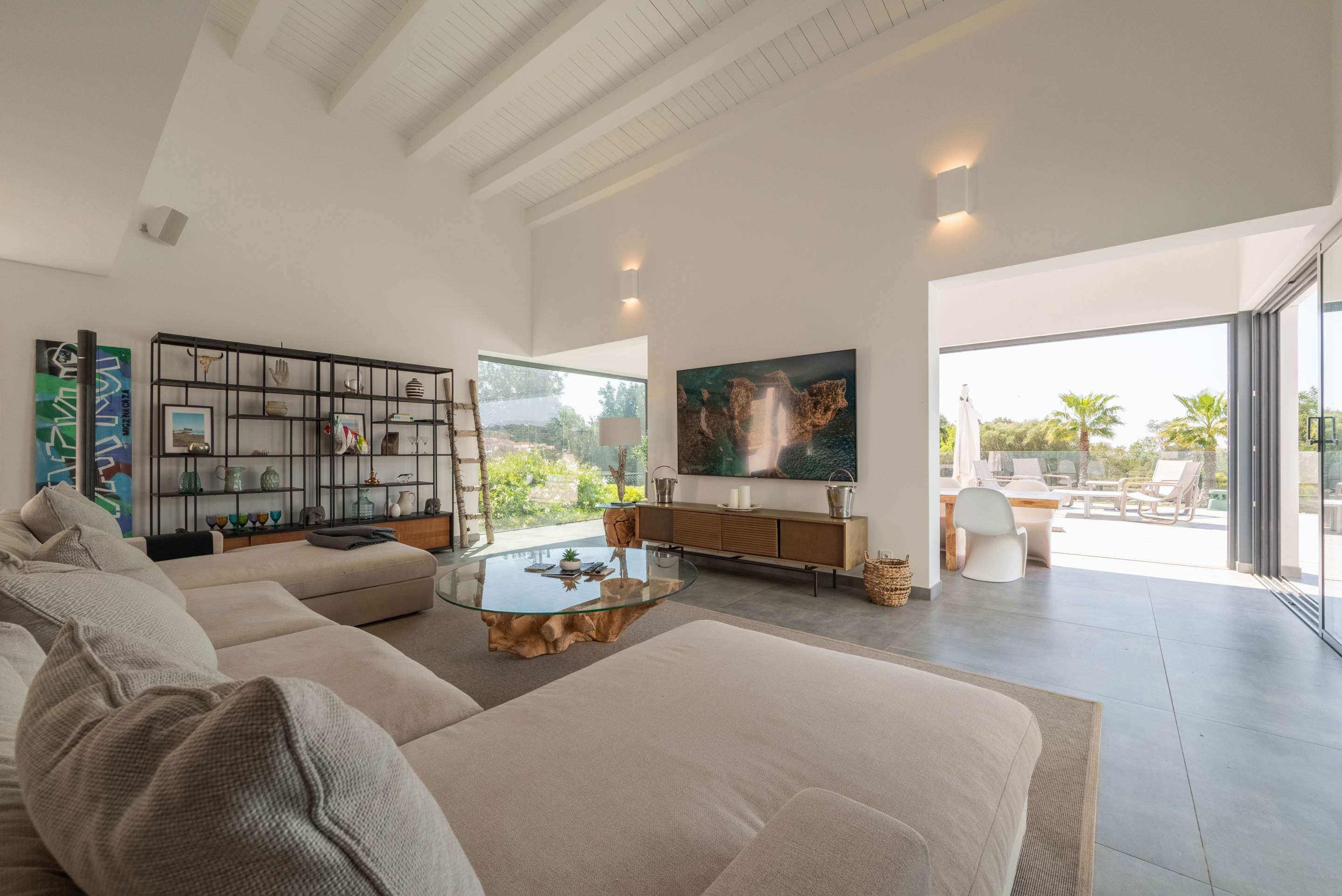 The Apra Masterpiece Four bedroom Rate sleeping up to 9 persons, 4 bedroom villa in Loule Area, Algarve