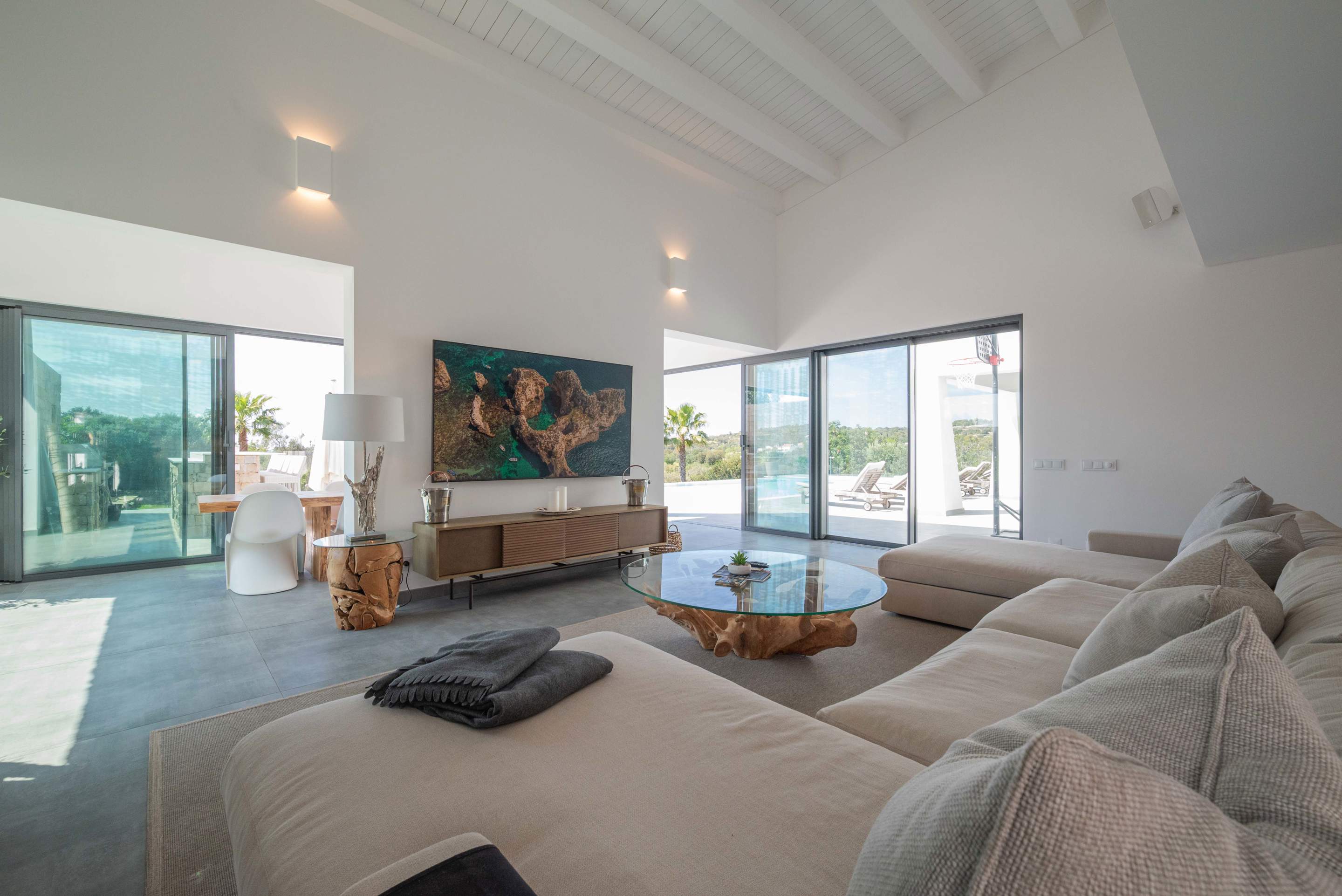The Apra Masterpiece Four bedroom Rate sleeping up to 9 persons, 4 bedroom villa in Loule Area, Algarve