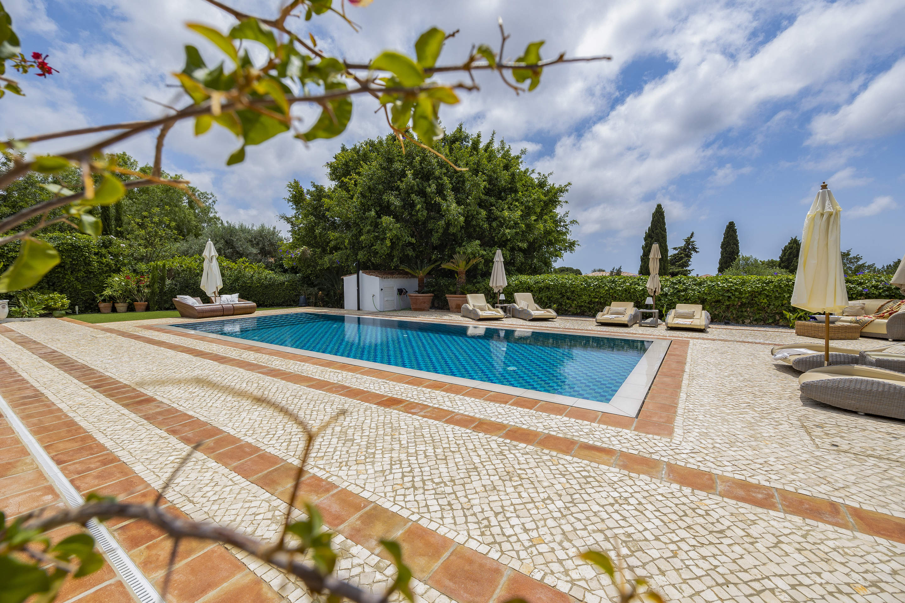 Casa Carpe Diem Three Bedroom Rate for 5-6 Persons, 3 bedroom villa in Almancil, Algarve