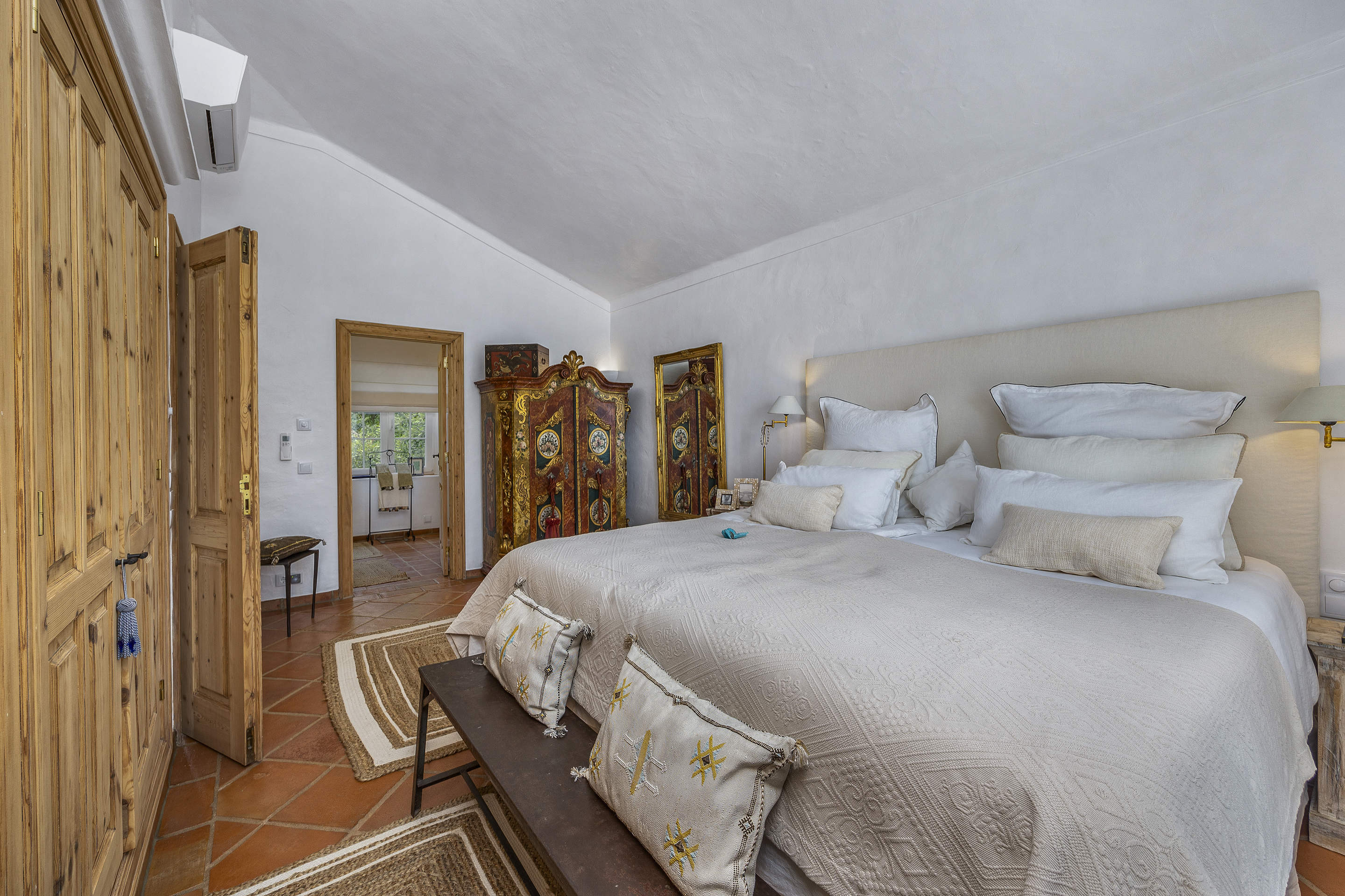 Casa Carpe Diem Three Bedroom Rate for 5-6 Persons, 3 bedroom villa in Almancil, Algarve