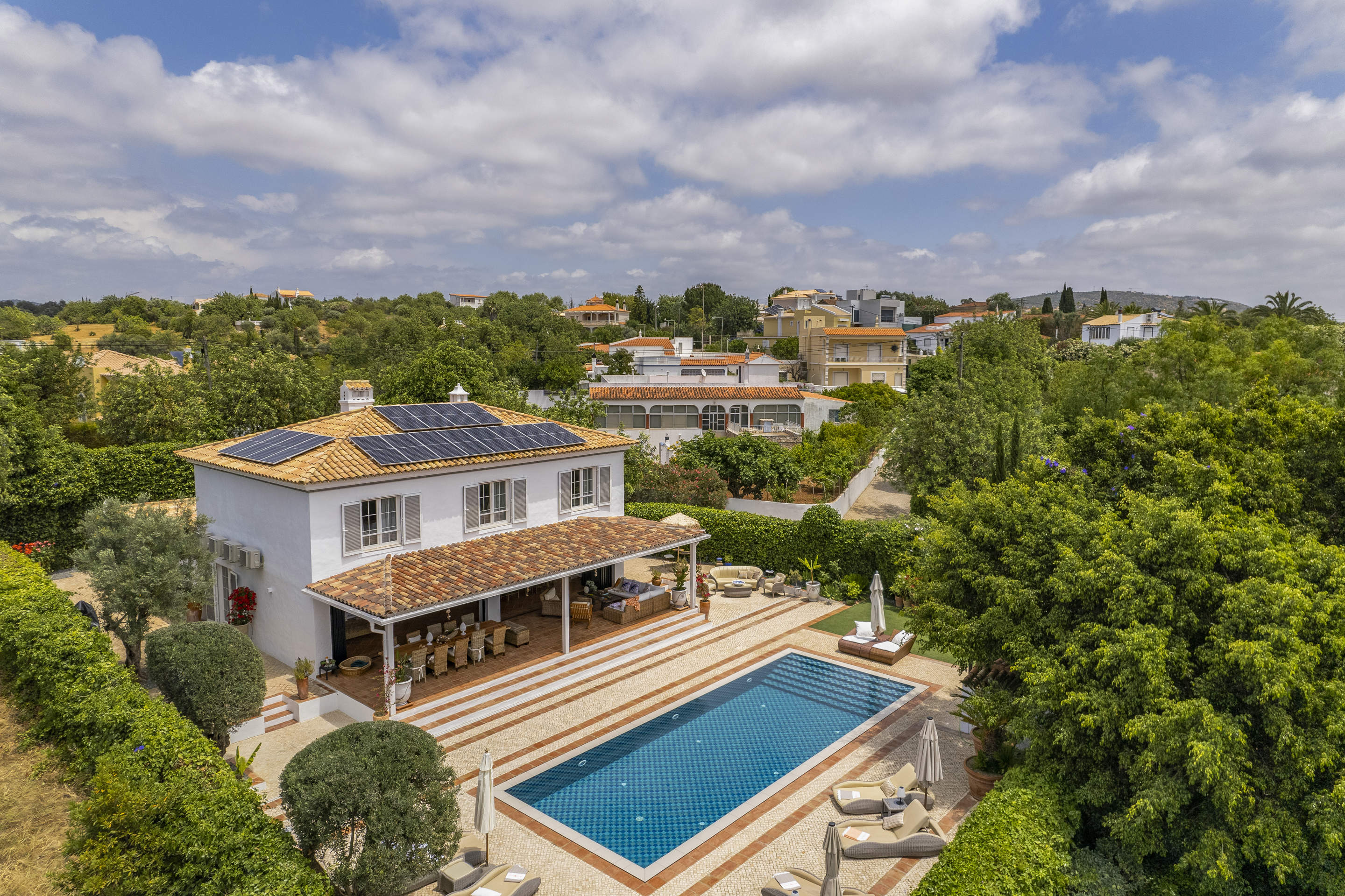 Casa Carpe Diem Three Bedroom Rate for 5-6 Persons, 3 bedroom villa in Almancil, Algarve