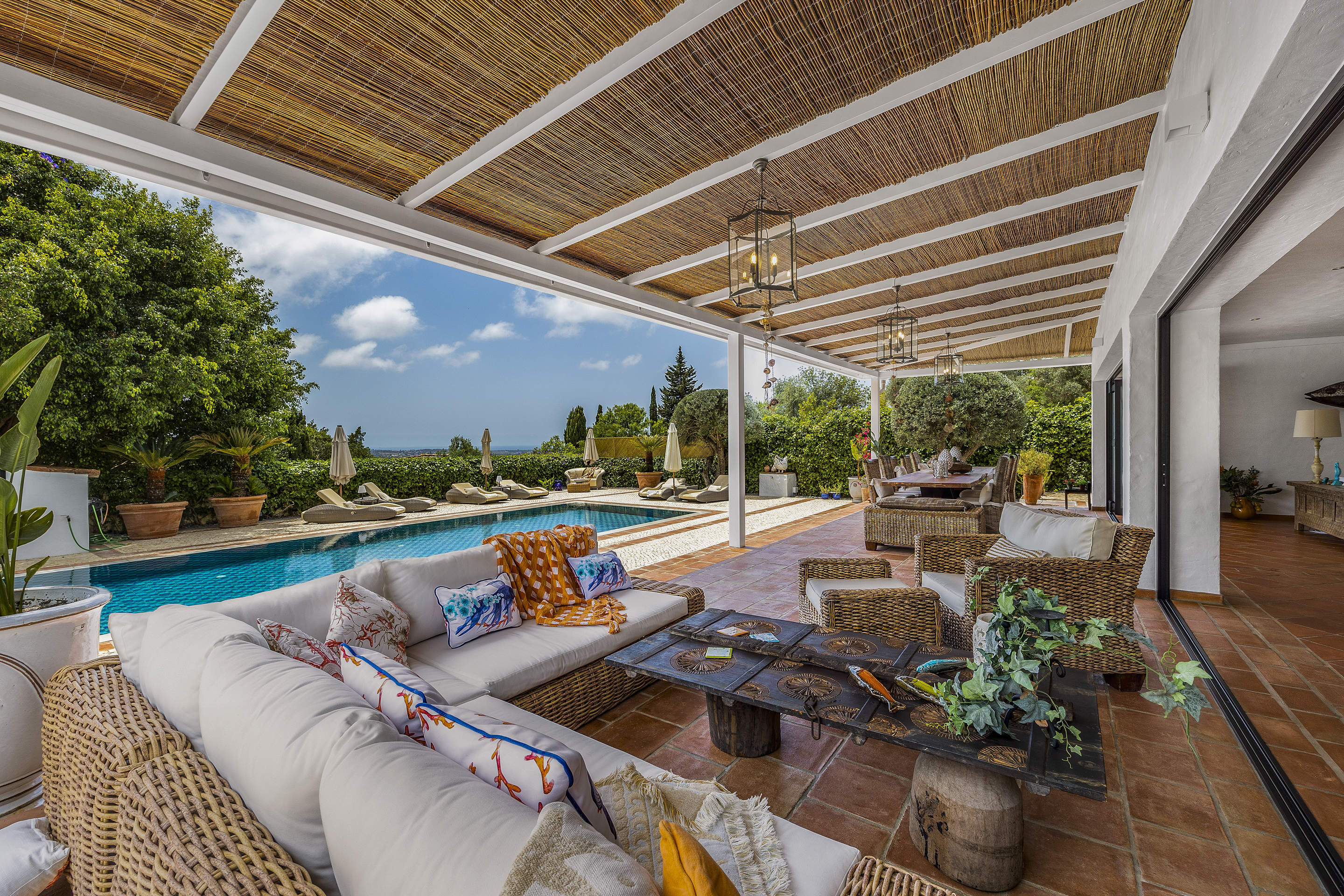 Casa Carpe Diem Three Bedroom Rate for 5-6 Persons, 3 bedroom villa in Almancil, Algarve