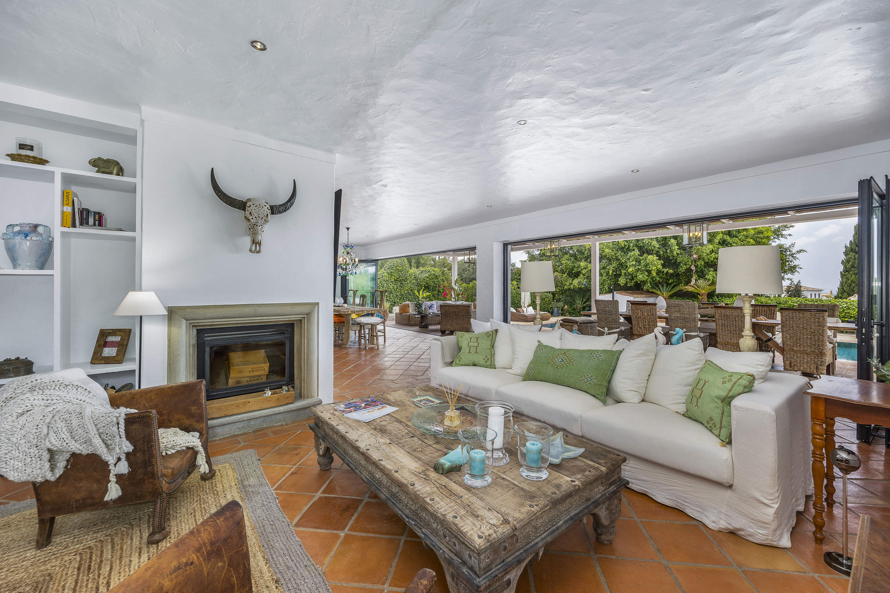 Casa Carpe Diem Three Bedroom Rate for 5-6 Persons, 3 bedroom villa in Almancil, Algarve