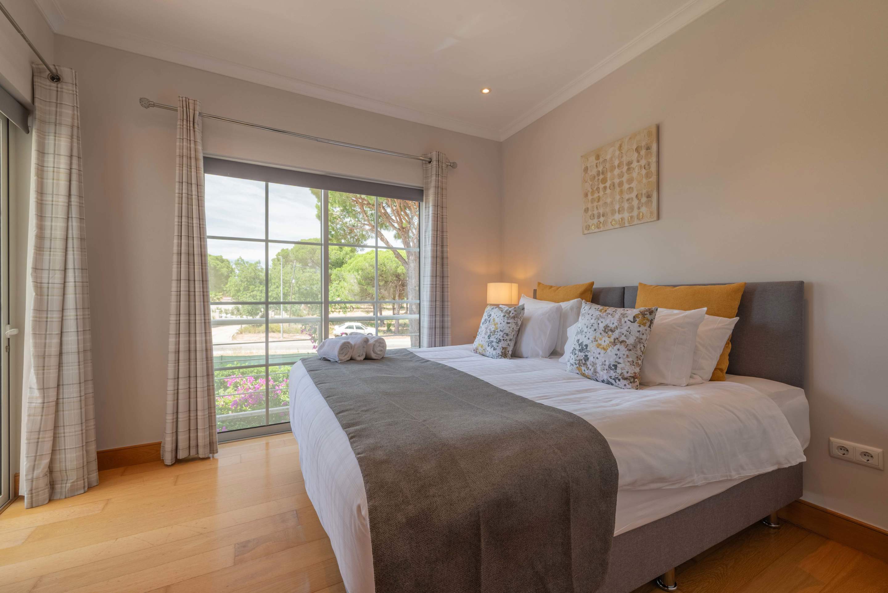 Villa Susan on Palmyra, 4 bedroom villa in Vila Sol, Algarve