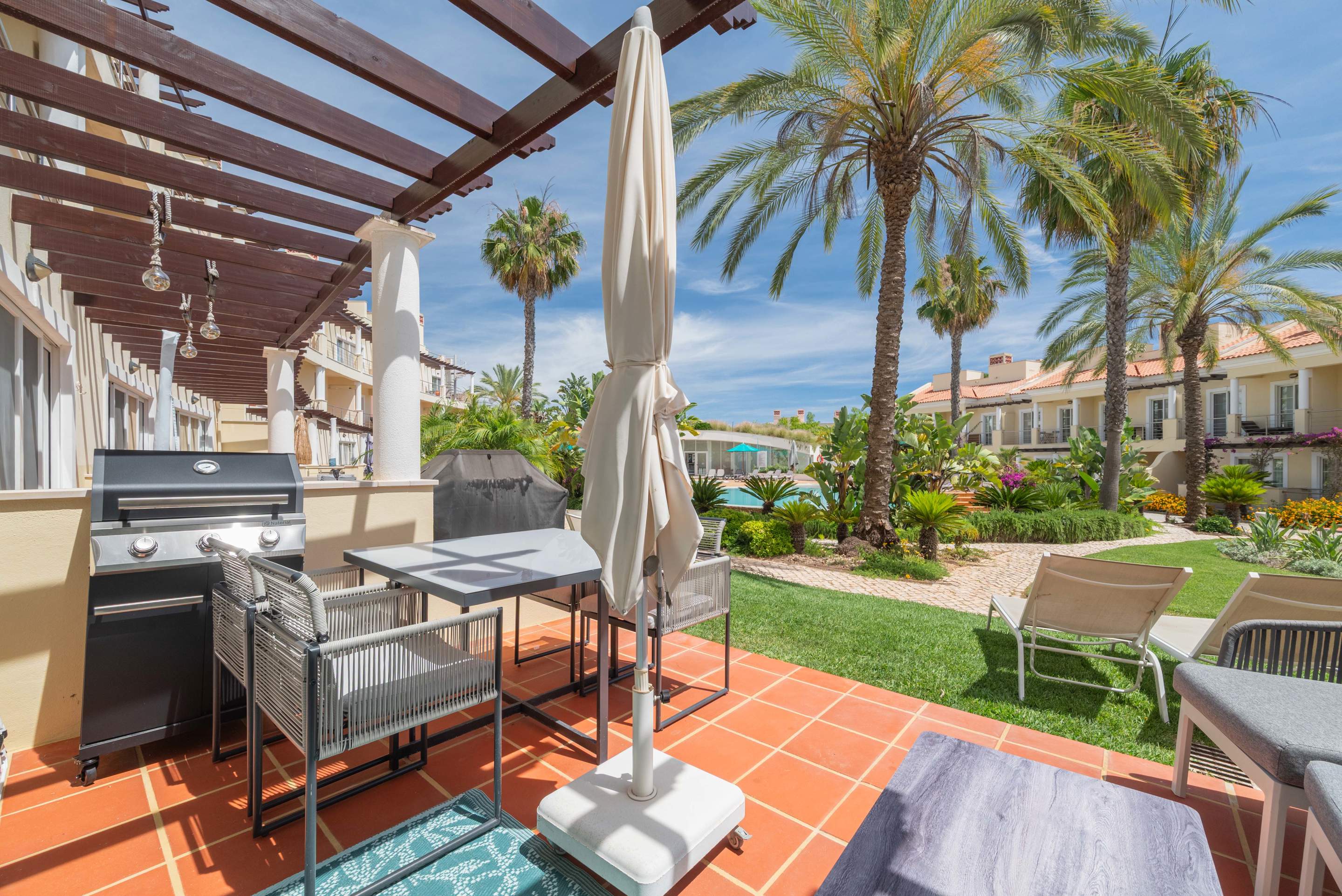 Villa Susan on Palmyra, 4 bedroom villa in Vila Sol, Algarve