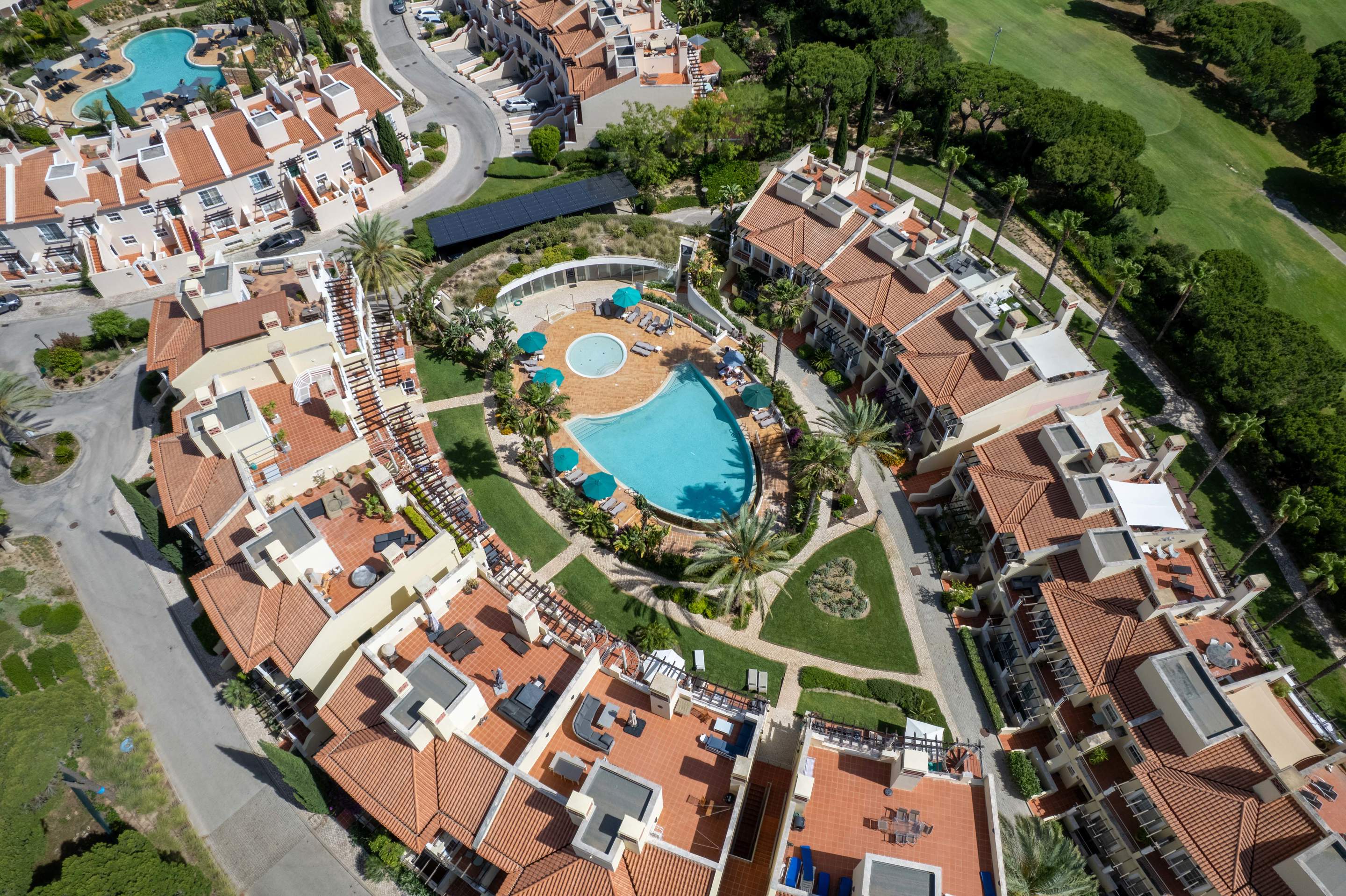 Villa Susan on Palmyra, 4 bedroom villa in Vila Sol, Algarve