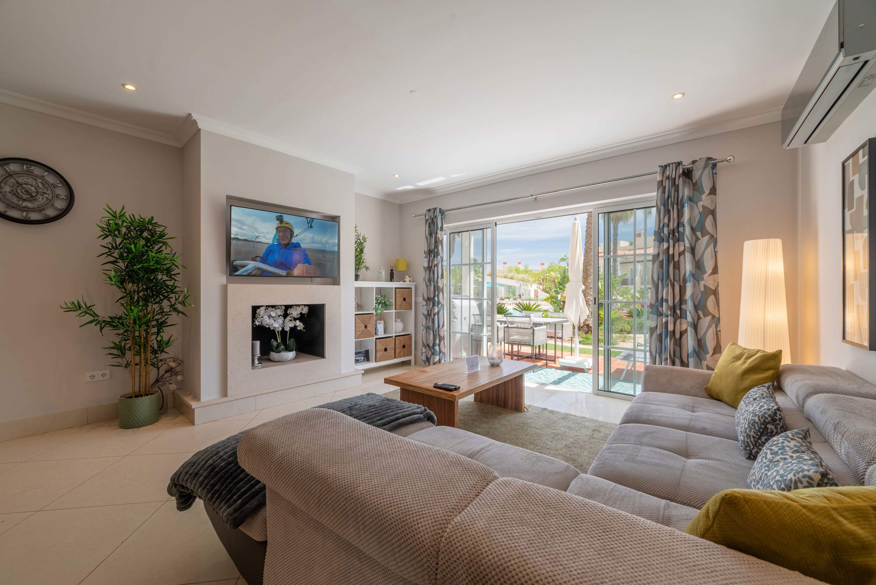 Villa Susan on Palmyra, 4 bedroom villa in Vila Sol, Algarve