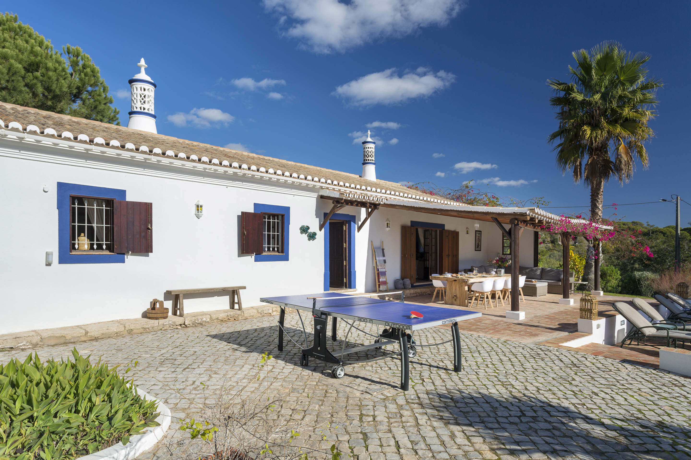 Quinta da Passarada Five Bedrooms, 5 bedroom villa in Almancil, Algarve