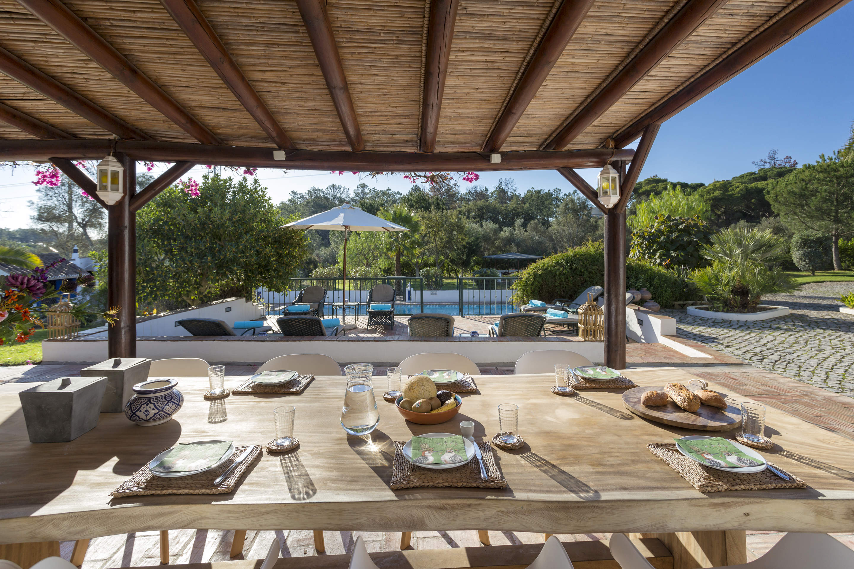 Quinta da Passarada Five Bedrooms, 5 bedroom villa in Almancil, Algarve