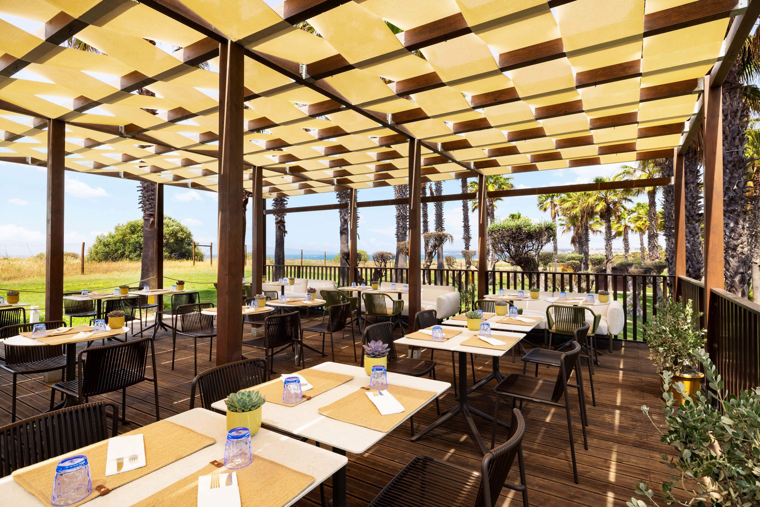 Westin Salgados Three Bedroom Suite Sea View, 3 bedroom resort in Gale, Vale da Parra and Guia, Algarve